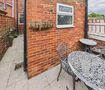 2 bedroom terraced house to rent - Photo 2