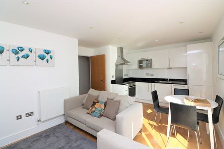 1 Bed Flat, Cobalt Point, E14 - Photo 2