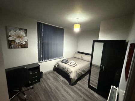 5 bedroom terraced house to rent - Photo 5