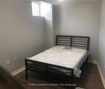 For Lease - 93 Whitehouse Crescent, Brampton, Ontario - Photo 6