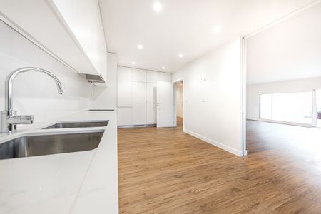 5 room luxury Flat for rent in Arereiro, Lisbon - Photo 4