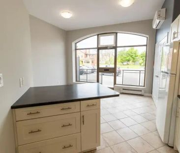 40 Front Street | 40 Front Street, Thorold - Photo 1