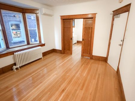 For Lease - 2469 Queen Street Unit# 1, Toronto, Ontario - Photo 3