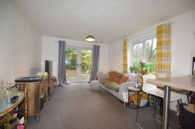 2 bedroom Flat in Flat 6, Leeds - Photo 3