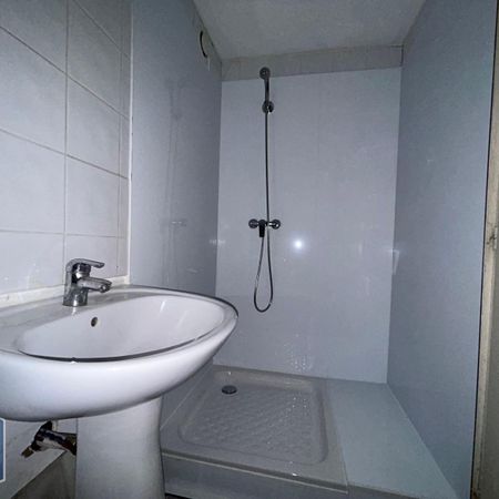 Location Appartement 2 pièces 44m² CARPENTRAS 84200 - Photo 4