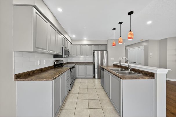 For Lease - 70 Diana Way, Barrie, Ontario - Photo 1