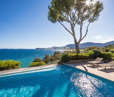 Villa pied dans l'eau à la location- Saint-Tropez /La Croix -Valmer... - Photo 1