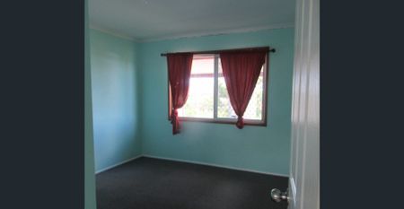 Three bedroom unit close to water - Photo 5