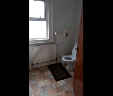 Room in a Shared House, Shepherds Bush Road, W6 - Photo 4