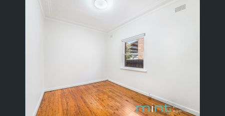 Family Home - Photo 5