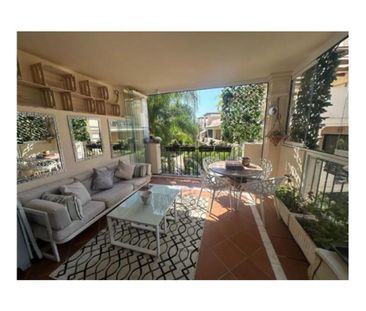 2 room luxury House for rent in Marbella, Andalusia - Photo 3