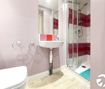 4 bedroom semi-detached house to rent - Photo 5