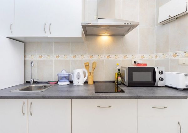 Avenida Melchor Luz, 3