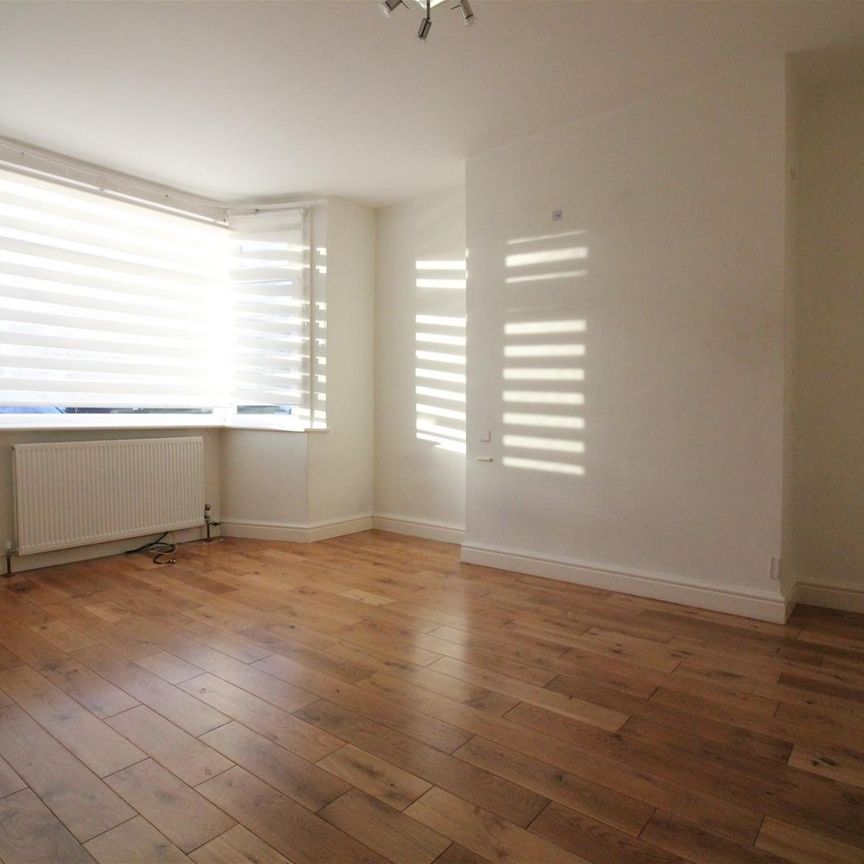 Petts Hill, Northolt - Photo 1