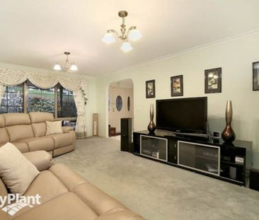Room to Relax, Space to Entertain - Photo 1