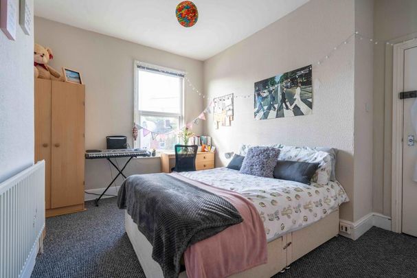 5 bedroom terraced house to rent - Photo 1