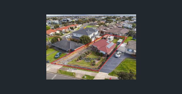 Light and bright close to freeway and shops - Photo 1