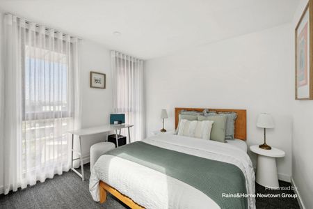 Split-level designer living - Photo 5