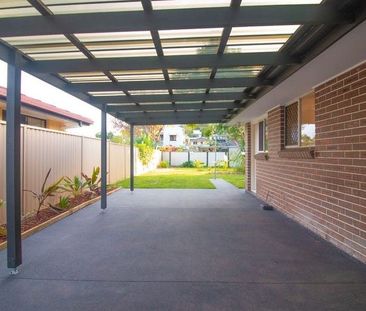 Renovated 3 Bedroom Home In Burleigh Heads! - Photo 2