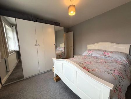 3 bedroom terraced house to rent - Photo 5