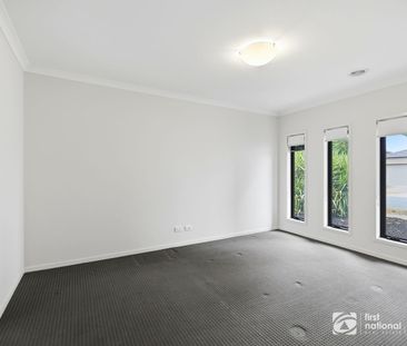 This spacious family home offers comfortable living in a convenient... - Photo 6