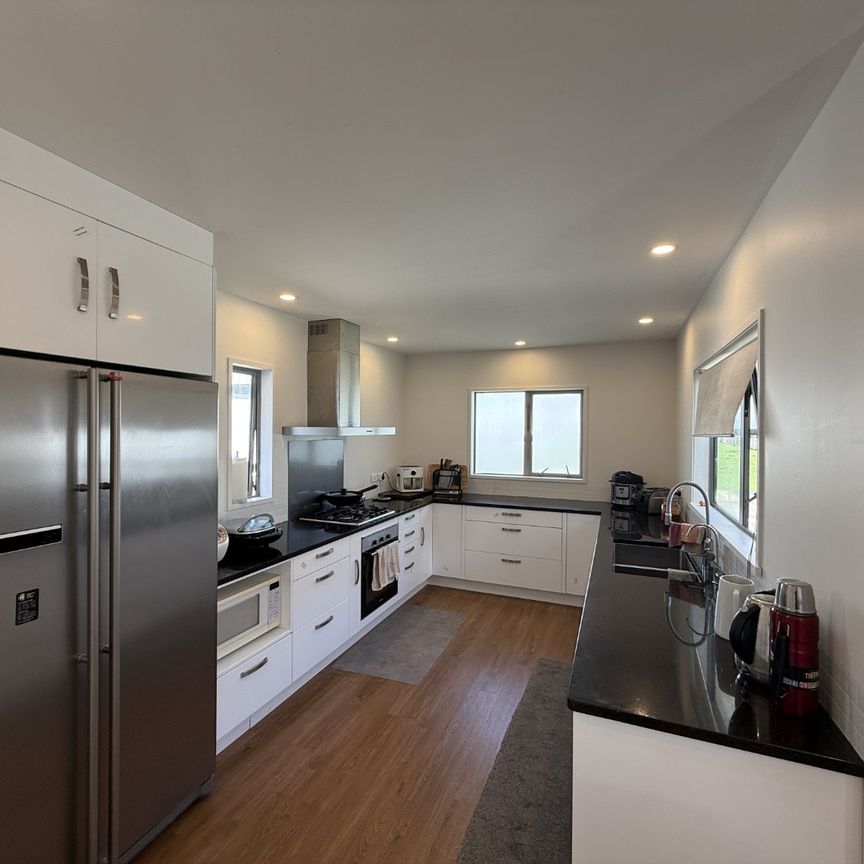 32 Halswater Drive, Churton Park - Photo 1