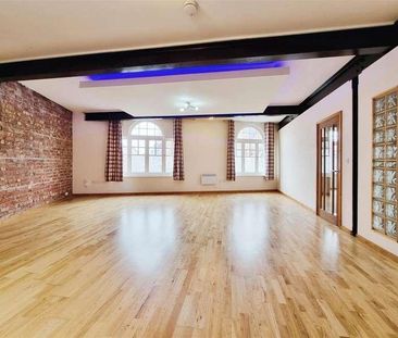 High Street, Rushden, NN10 - Photo 6