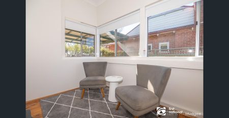 COMFORTABLE CENTRAL FURNISHED HOME - Photo 2