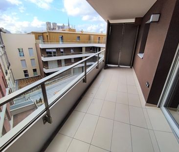 Résidence Carré des Sacres, appartement de type 2 de 56.90 m2 avec ... - Photo 1