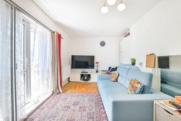 3 bedroom flat to rent - Photo 1