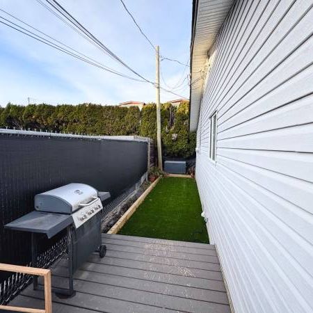 Lovely Duplex in across from Garrison - Photo 3