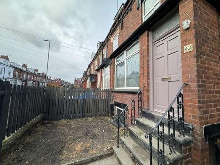 Seaforth Avenue, Leeds, LS9 - Photo 4