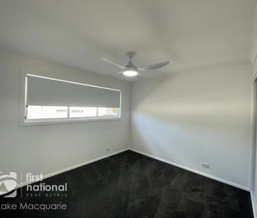 MODERN 3-BEDROOM HOME IN PEACEFUL SUBURB - Photo 2