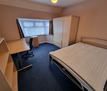 4 Bed Student Accommodation - Photo 4