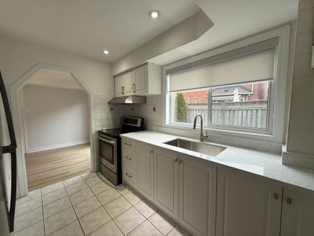 For Lease - 131 Santa Maria Trail, Vaughan, Ontario - Photo 4