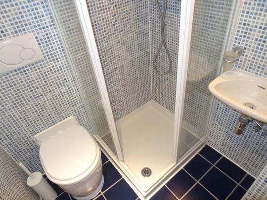 Flat 218 Fulham Palace Road, Fulham W6 9HH - Photo 1