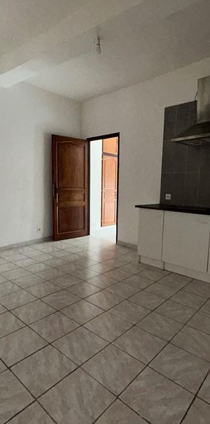 Location Appartement 2 pièces 29m² CARPENTRAS 84200 - Photo 1