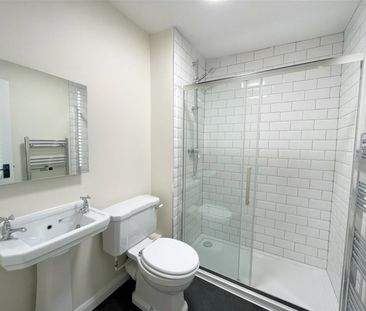 A delightful cottage in heart of the West Dean Estate with artist/m... - Photo 5