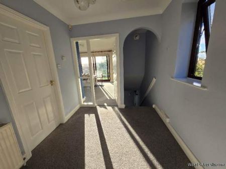 3 bedroom property to rent in Dewsbury - Photo 5