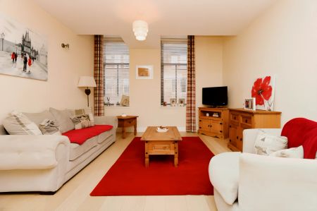 1Bedrooms, 1Bathrooms - Photo 2