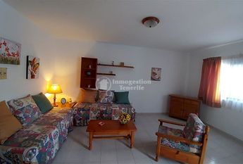 Se alquila en El Valle de San Lorenzo estudio