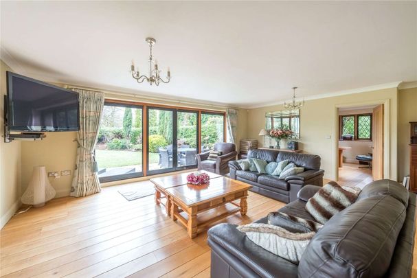A substantial family home set in a stunning location. - Photo 1