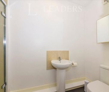 1 bedroom in a house share to rent - Photo 6
