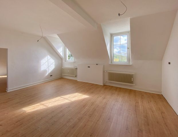 Wohnen zur Miete in einer Burg? 4-Zimmer Wohnung in der Burg Volperhausen! - Foto 1
