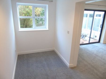 Wellington Crescent, Sculthorpe - Photo 3