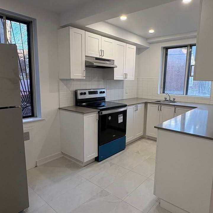 4890 Av. Plamondon, #8 - Photo 1