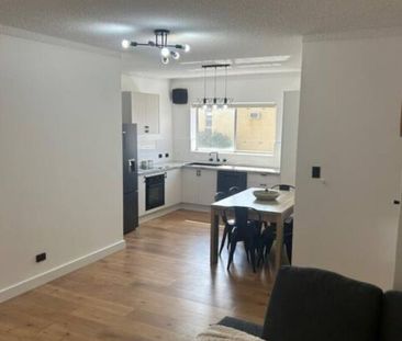 Henley Beach - Photo 1