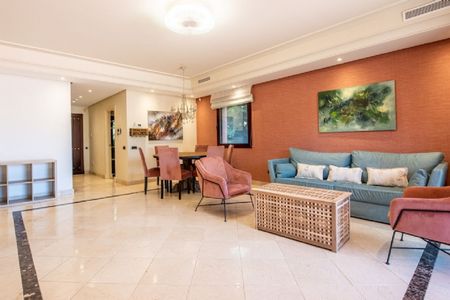 4 Bedroom Townhouse For Rent in The Golden Mile, Málaga - Photo 5