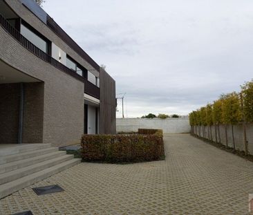 Lichtrijk appartement met groot terras en dubbele garagebox - Photo 3