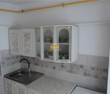Apartament 2 camere, etaj 1 , decomandat, cu centrala proprie - Fotografie 2